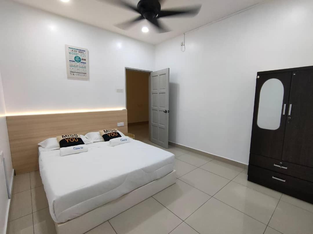 Setia Home Sitiawan Ktv 12+4 Pax ภายนอก รูปภาพ