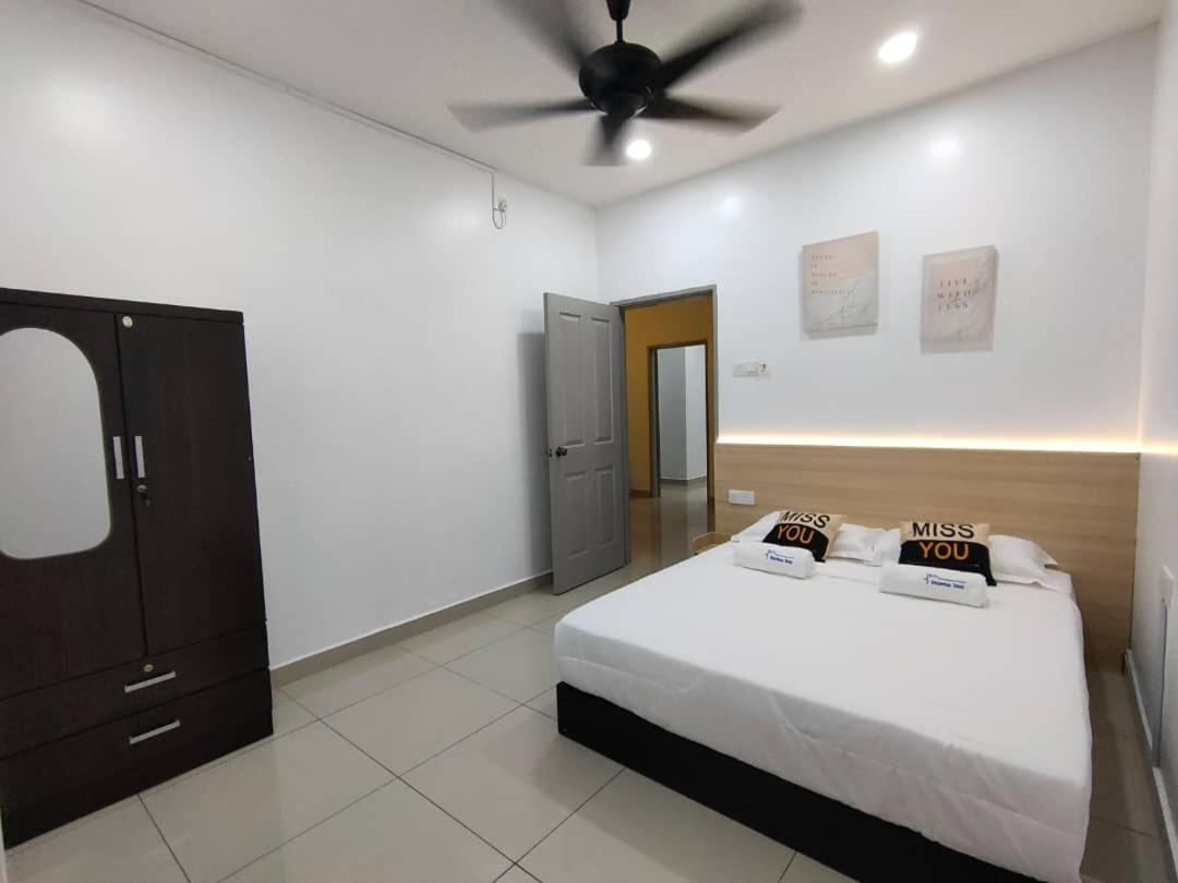 Setia Home Sitiawan Ktv 12+4 Pax ภายนอก รูปภาพ